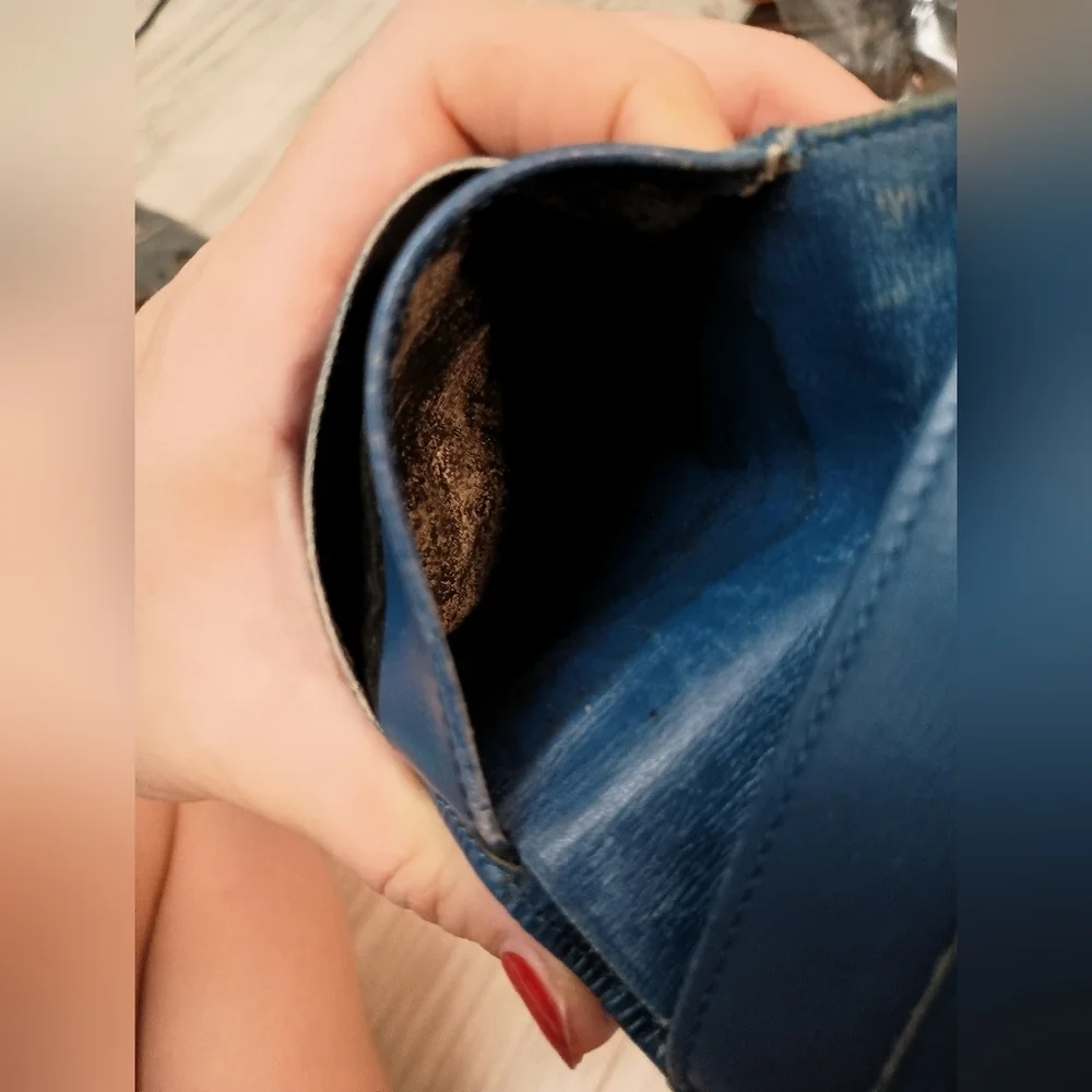 LOUIS VUITTON Elise Epi Leather Wallet Toledo Blue